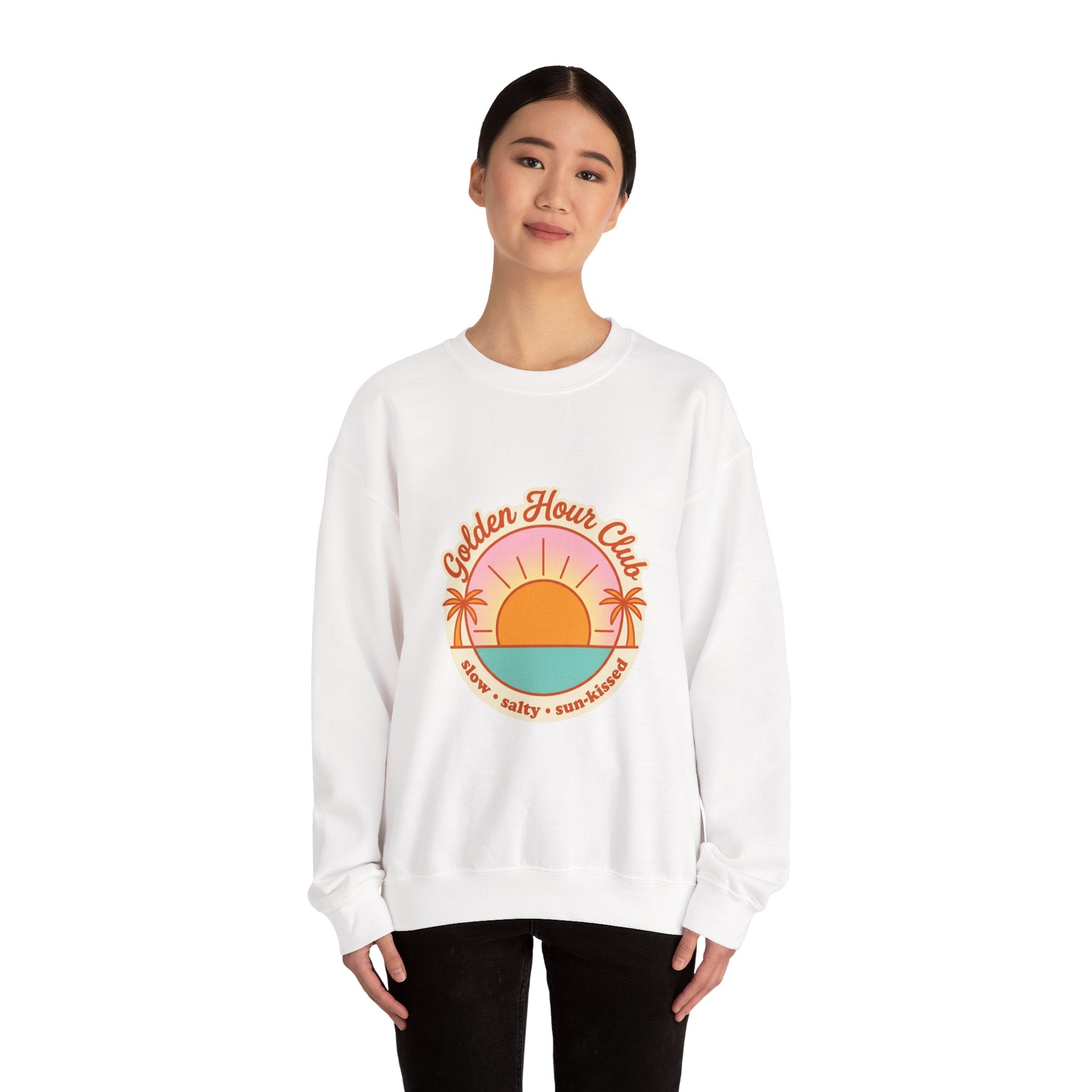Golden Hour Club Sweatshirt | Sommer-Ästhetik, Küsten-Vibes, Retro-Pastell