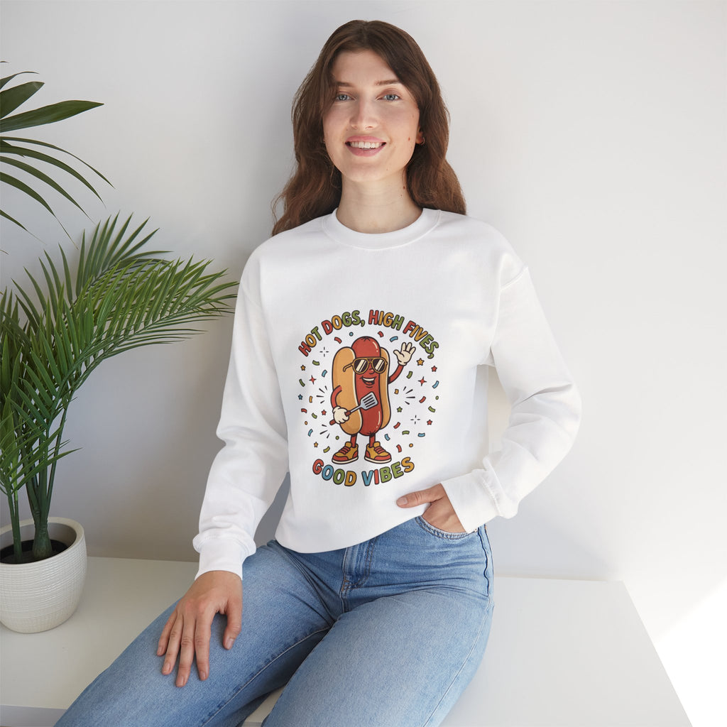 Hot Dog, High Five Rundhals-Sweatshirt | BBQ Vierter Juli, Retro Patriotische Hot-Dog-Witze