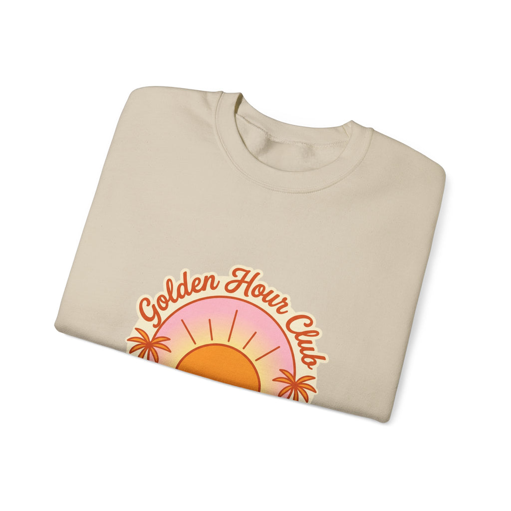 Golden Hour Club Sweatshirt | Sommer-Ästhetik, Küsten-Vibes, Retro-Pastell