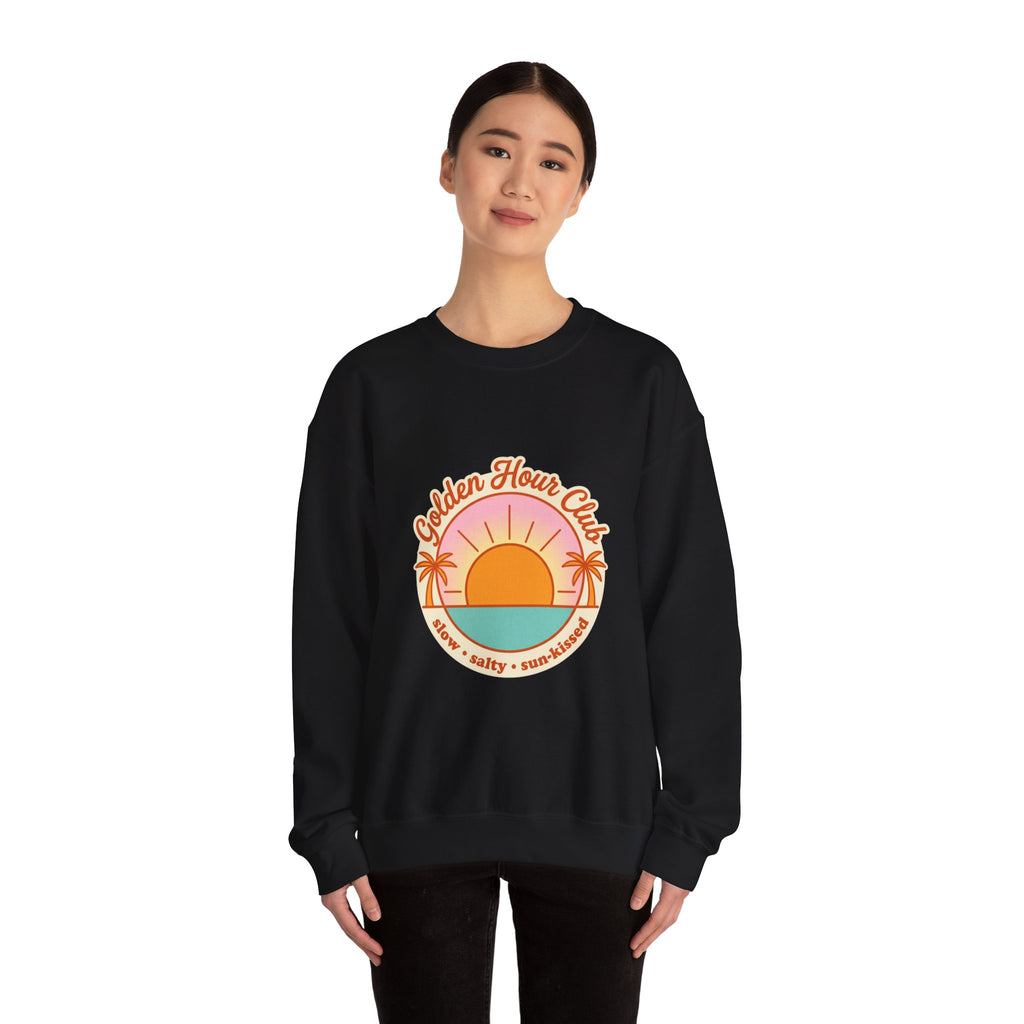 Golden Hour Club Sweatshirt | Sommer-Ästhetik, Küsten-Vibes, Retro-Pastell