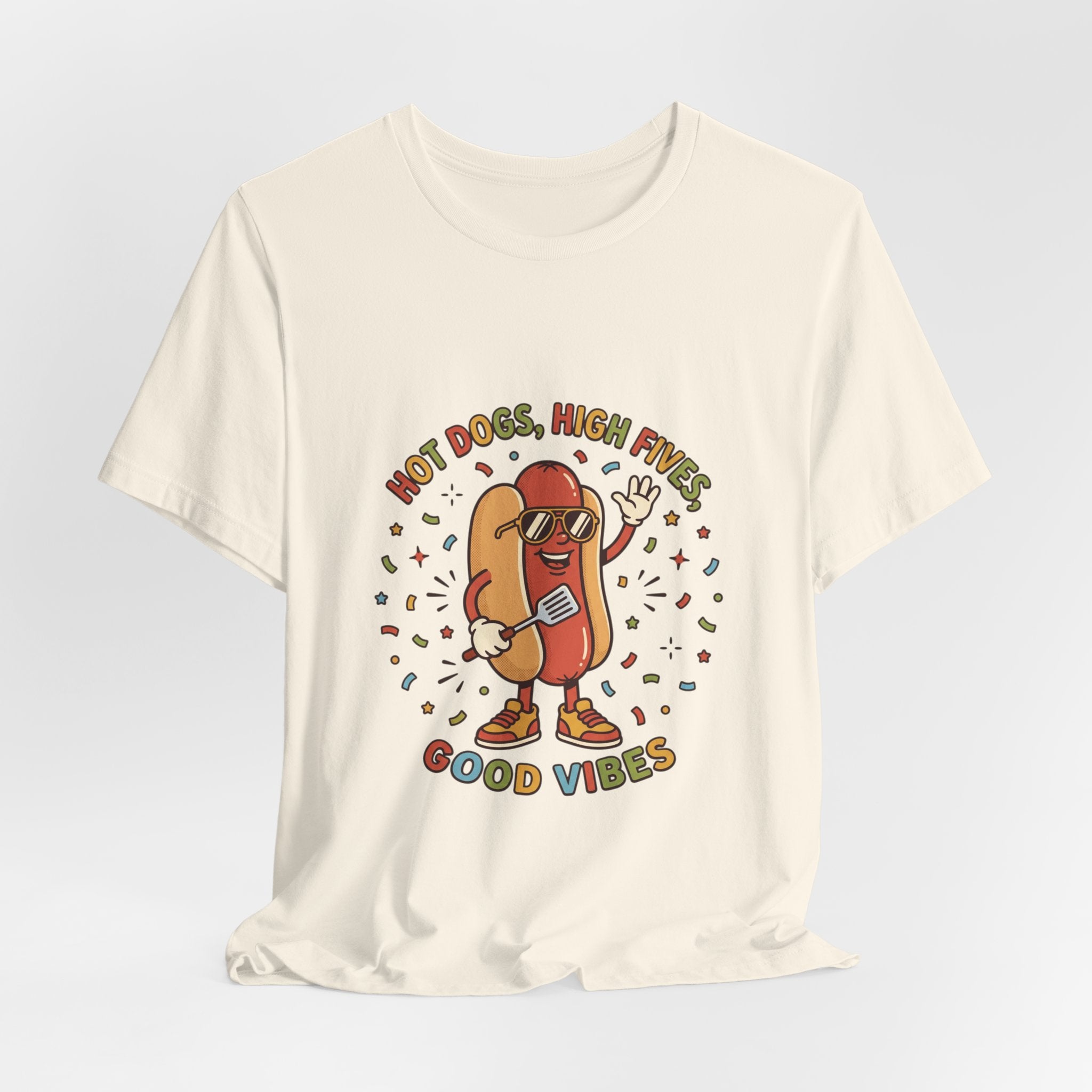 Hot Dog High Fives T-Shirt | BBQ, 4. Juli, Patriotischer Retro-Grill-Humor